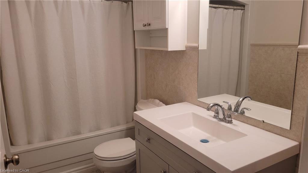312-565 Greenfield Avenue Property Photo 7