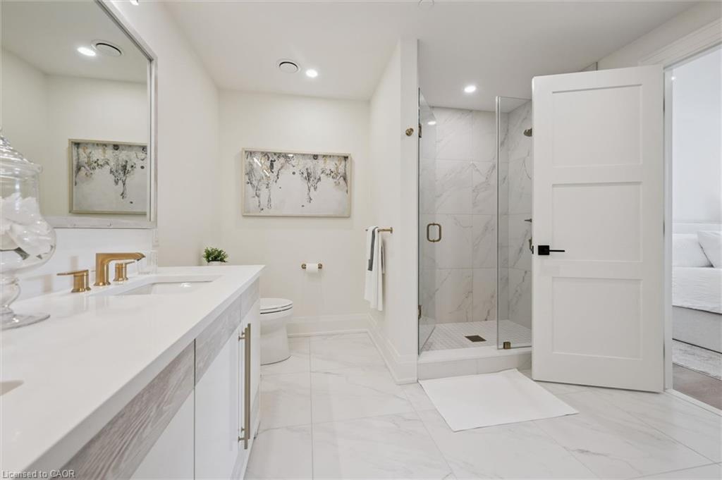 409-6523 Wellington Road 7 Property Photo 32