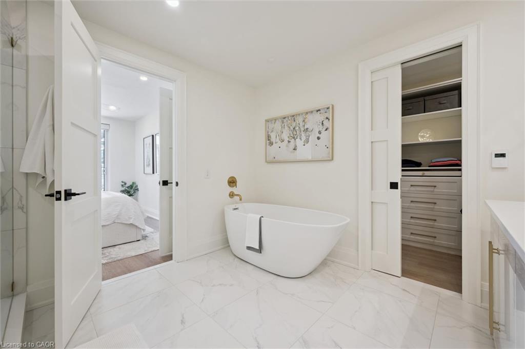 409-6523 Wellington Road 7 Property Photo 33