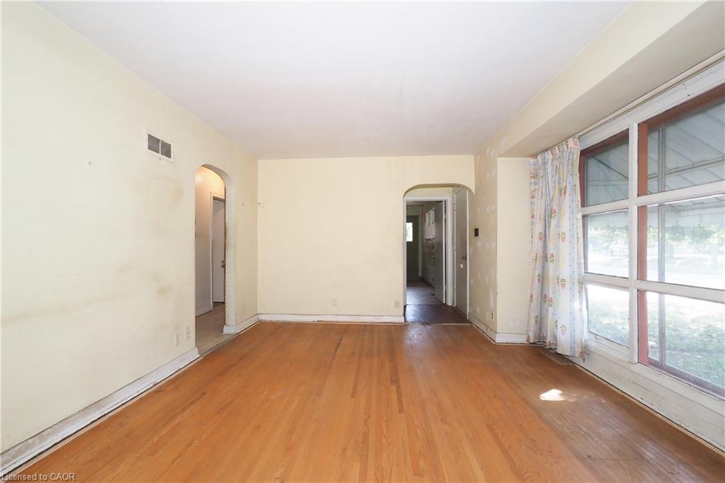 12 Oakwood Avenue Property Photo 8
