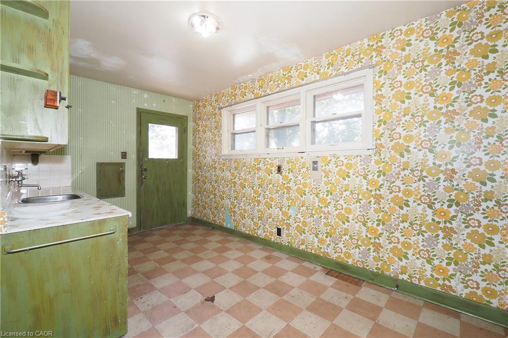 12 Oakwood Avenue Property Photo 10