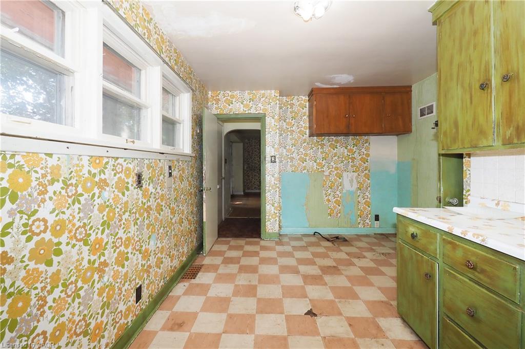 12 Oakwood Avenue Property Photo 11