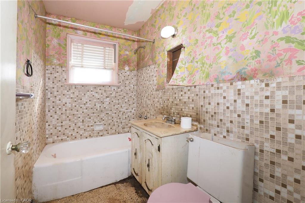 12 Oakwood Avenue Property Photo 18