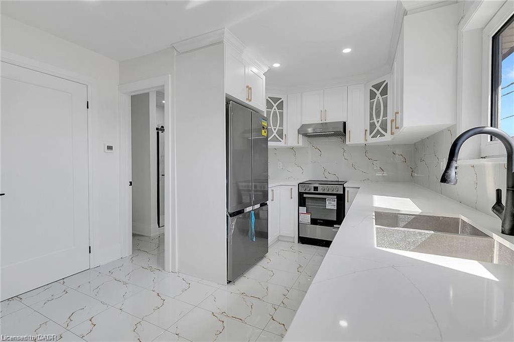 2-581 Lancaster Street W Property Photo 2