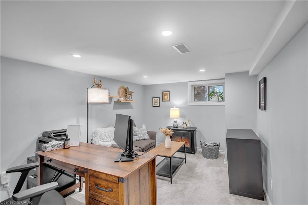 16 Wexford Avenue N Property Photo 19