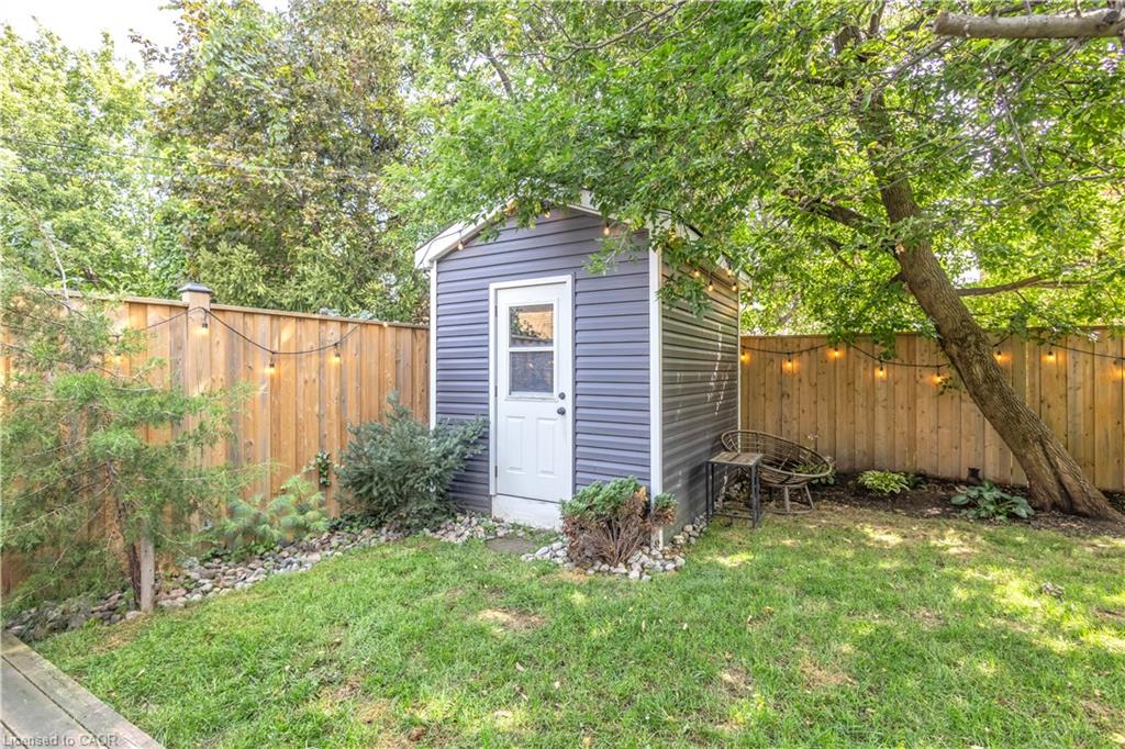 16 Wexford Avenue N Property Photo 24