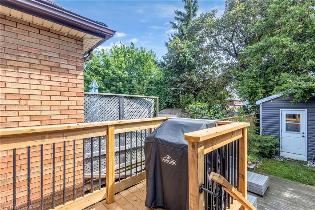 16 Wexford Avenue N Property Photo 25