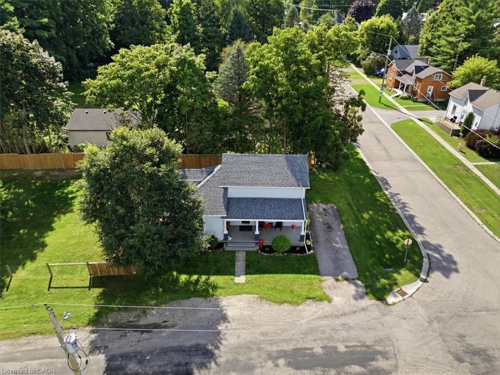 3 Queen Street S Property Photo 5