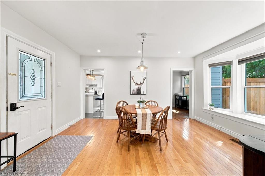 3 Queen Street S Property Photo 10
