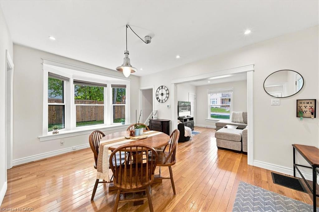 3 Queen Street S Property Photo 12
