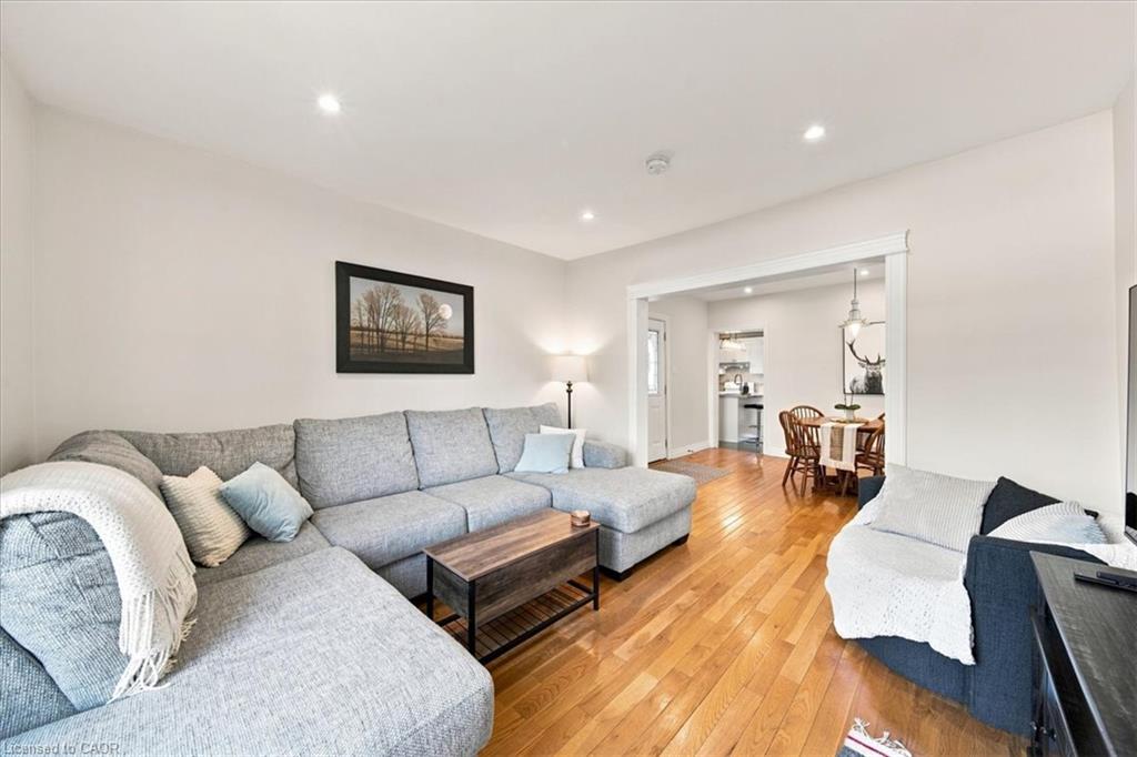 3 Queen Street S Property Photo 20
