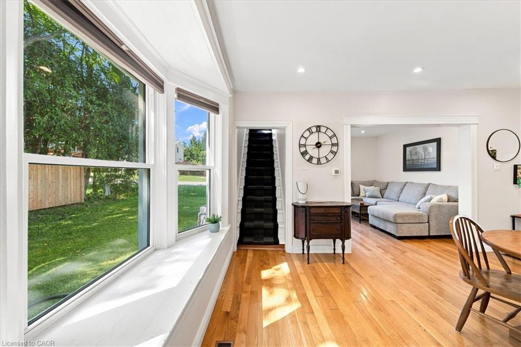 3 Queen Street S Property Photo 23