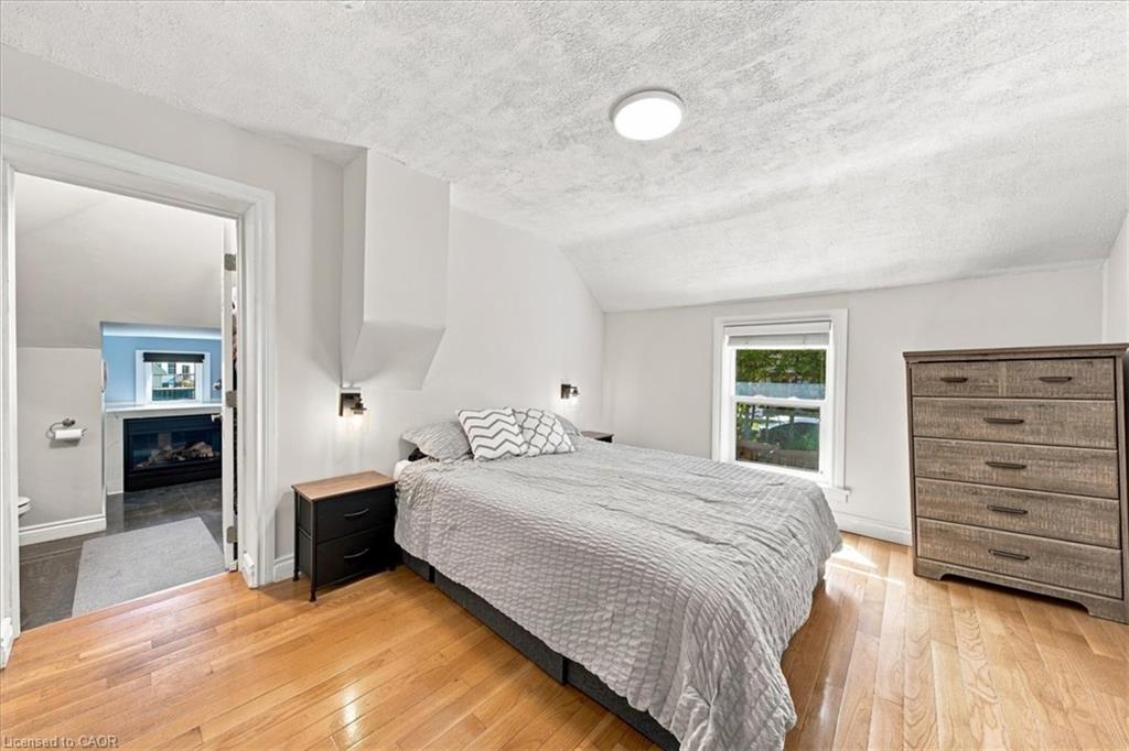 3 Queen Street S Property Photo 28