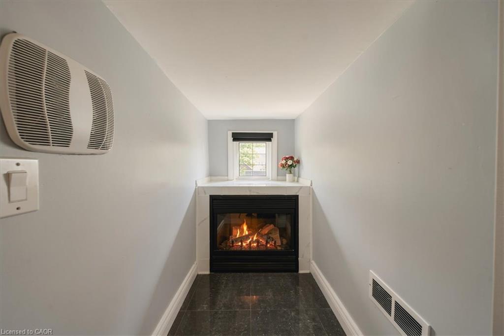 3 Queen Street S Property Photo 30