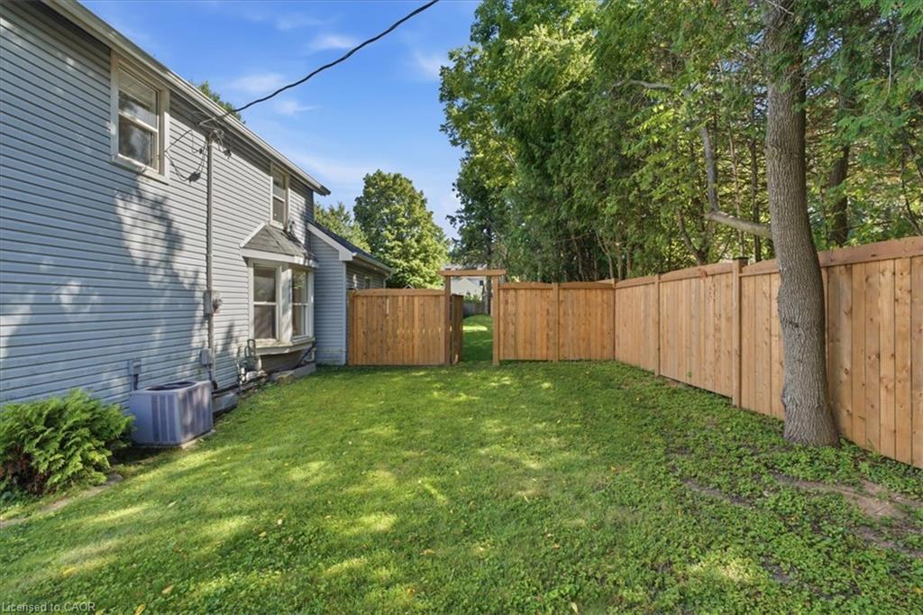 3 Queen Street S Property Photo 33