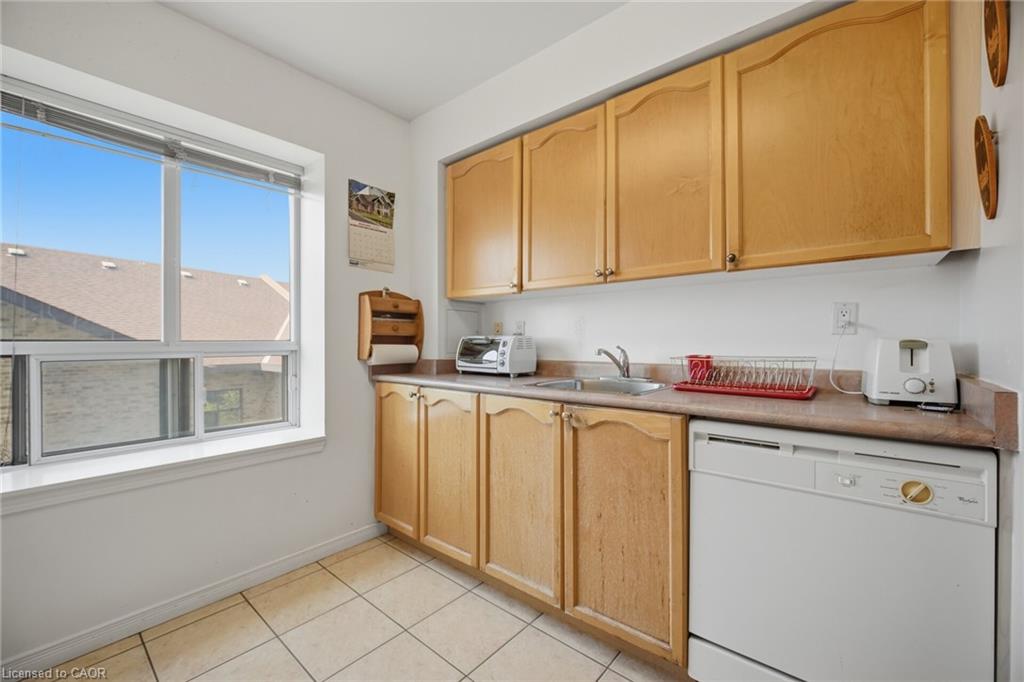 313-300 Ray Lawson Boulevard Property Photo 15