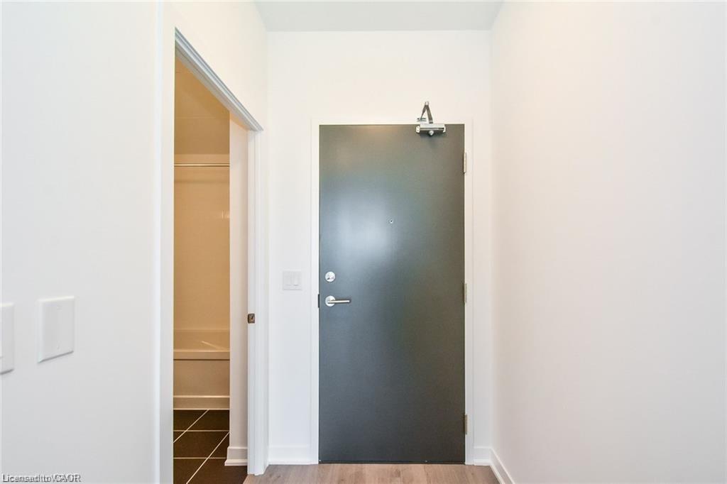 303-85 Duke Street W Property Photo 7