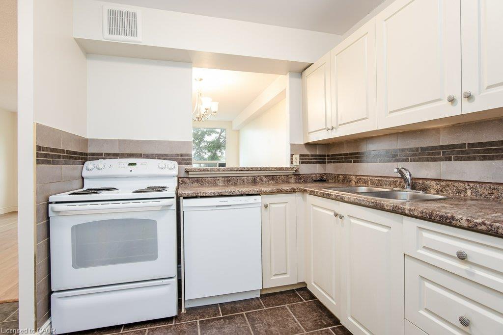 409-18 Holborn Court Property Photo 16