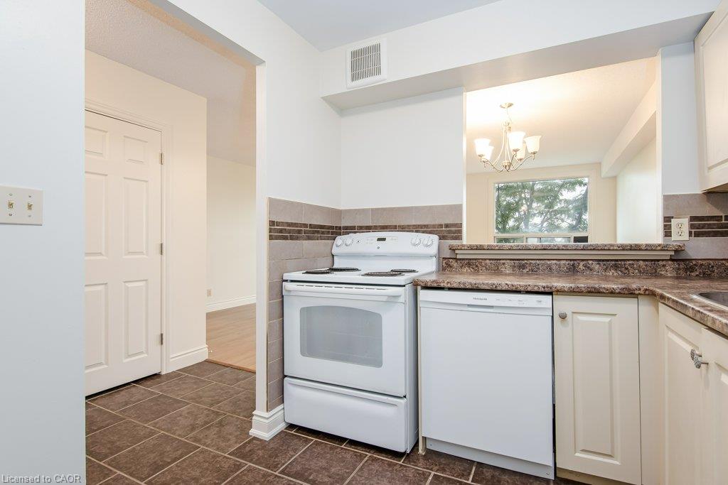 409-18 Holborn Court Property Photo 17