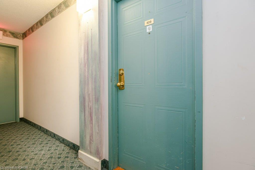 409-18 Holborn Court Property Photo 28