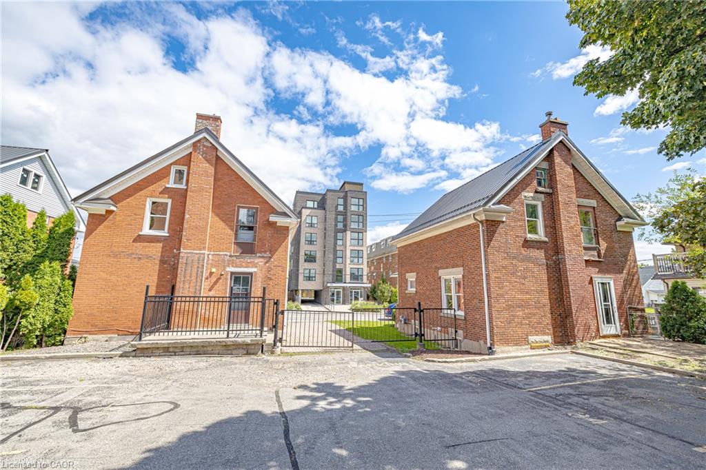 175 Regina Street N Property Photo 3