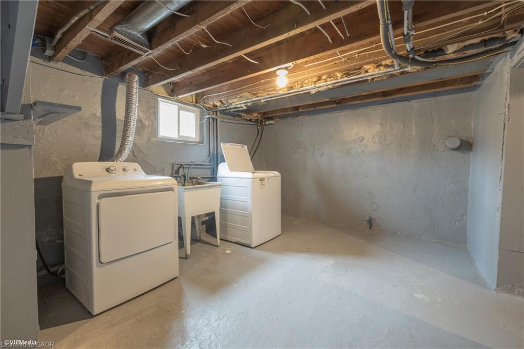 175 Regina Street N Property Photo 10