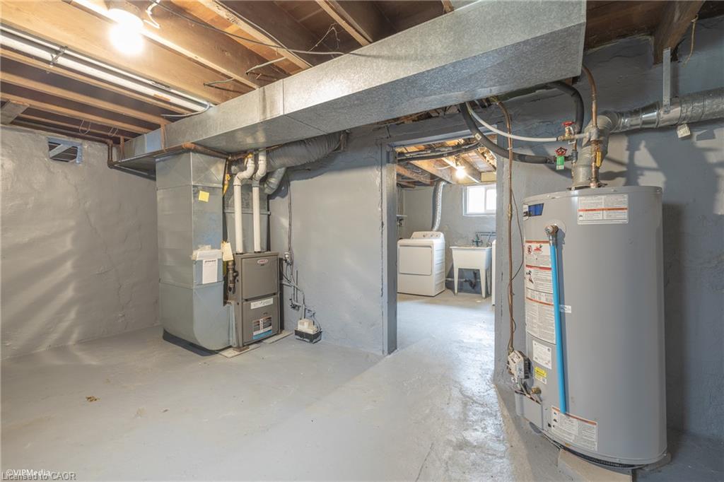 175 Regina Street N Property Photo 11