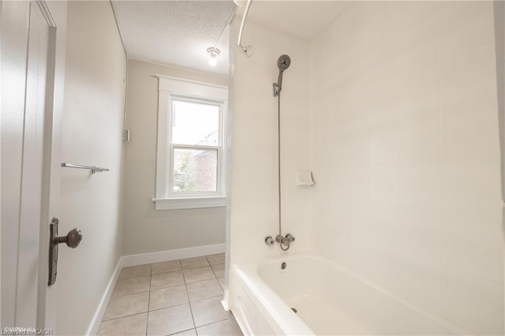 175 Regina Street N Property Photo 12