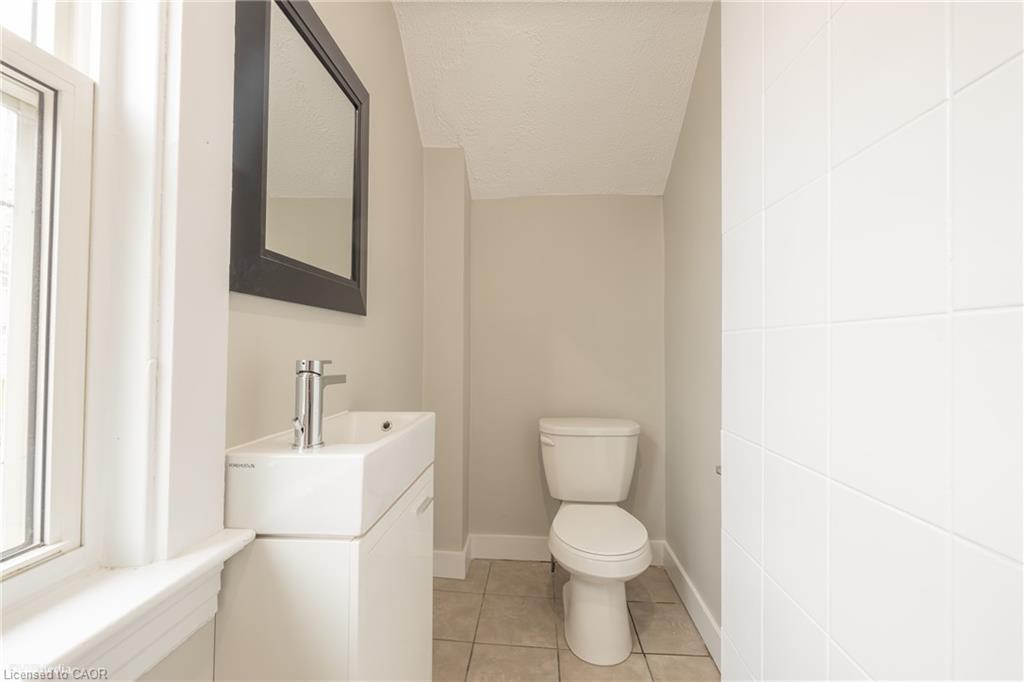 175 Regina Street N Property Photo 13