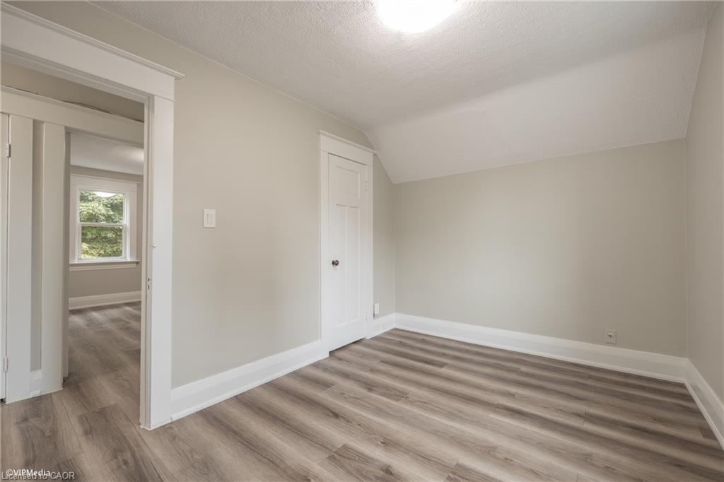175 Regina Street N Property Photo 17