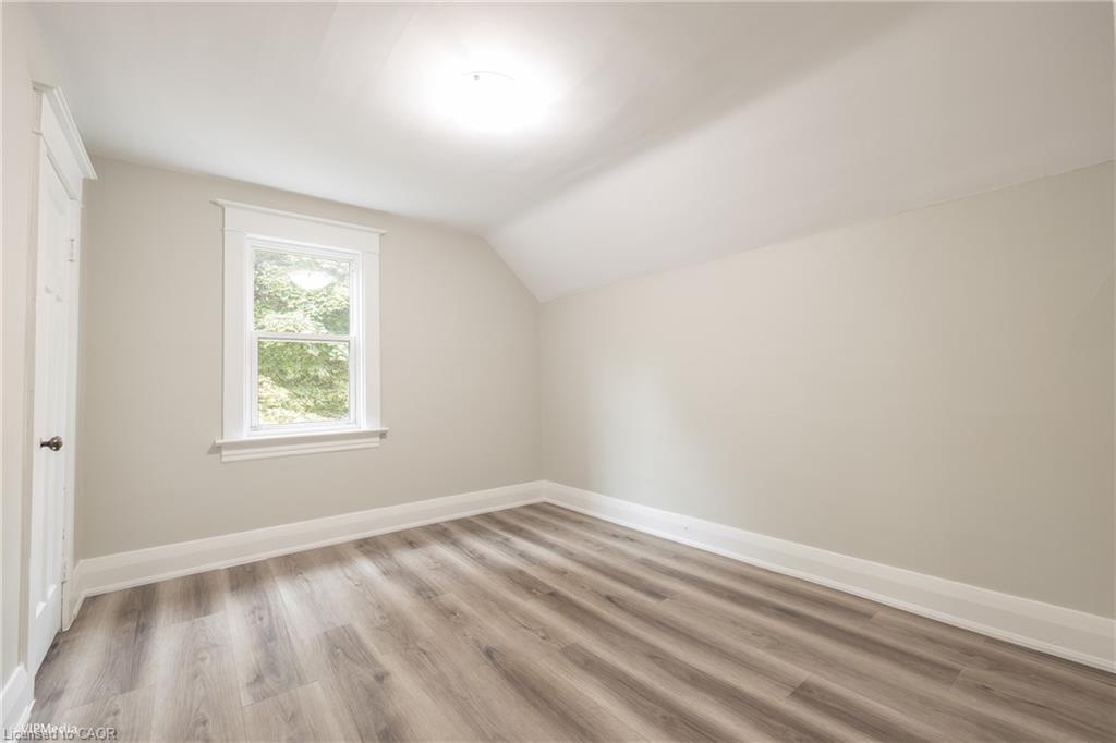 175 Regina Street N Property Photo 18