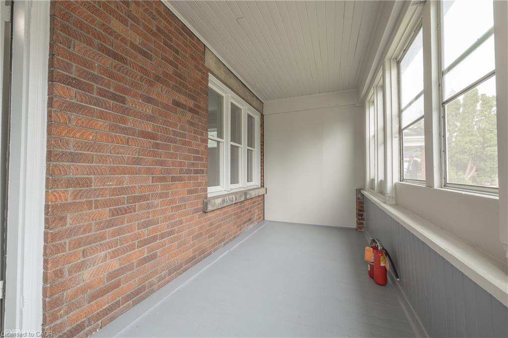 175 Regina Street N Property Photo 25