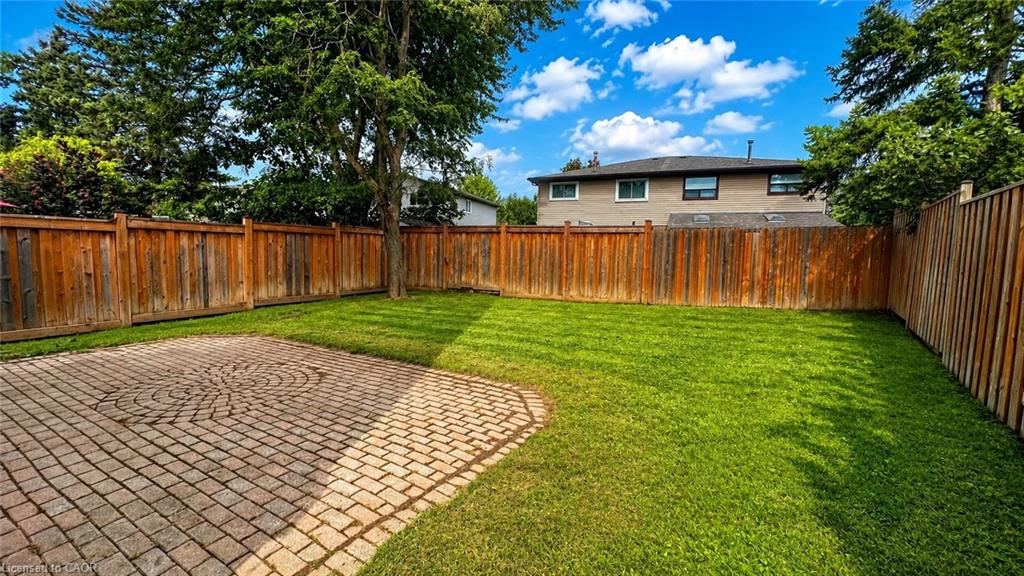 569 Hayward Crescent Property Photo 18