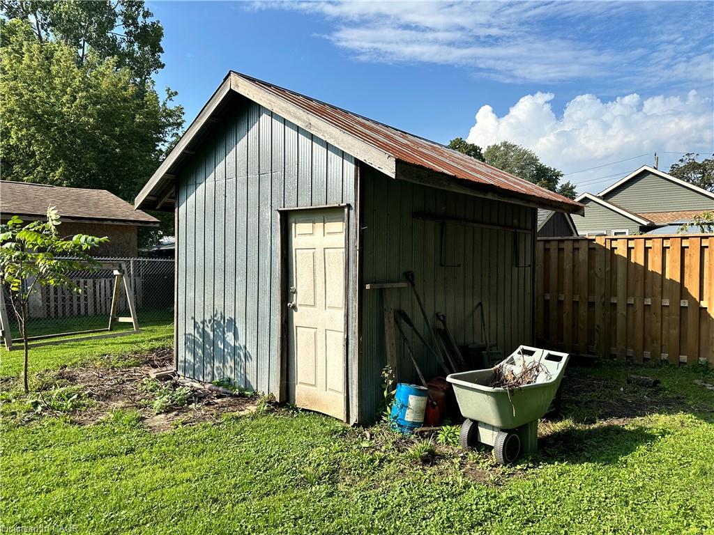 305 North Cayuga Street W Property Photo 33