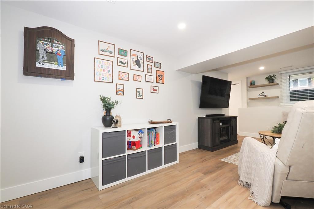 5-397 Keats Way Property Photo 35