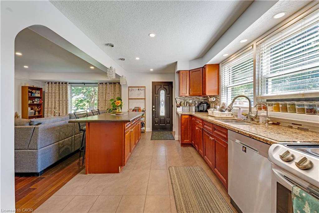 169 Bruce Street Property Photo 6