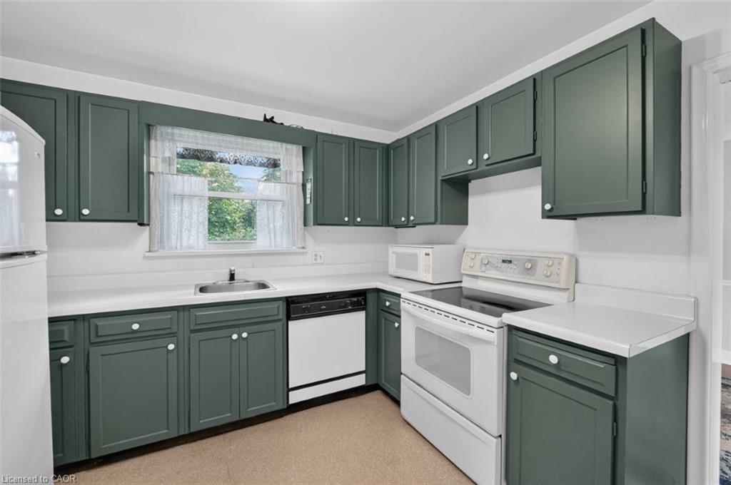 16 Byrne Boulevard Property Photo 6