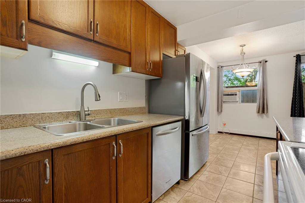 114-793 Colborne Street Property Photo 5