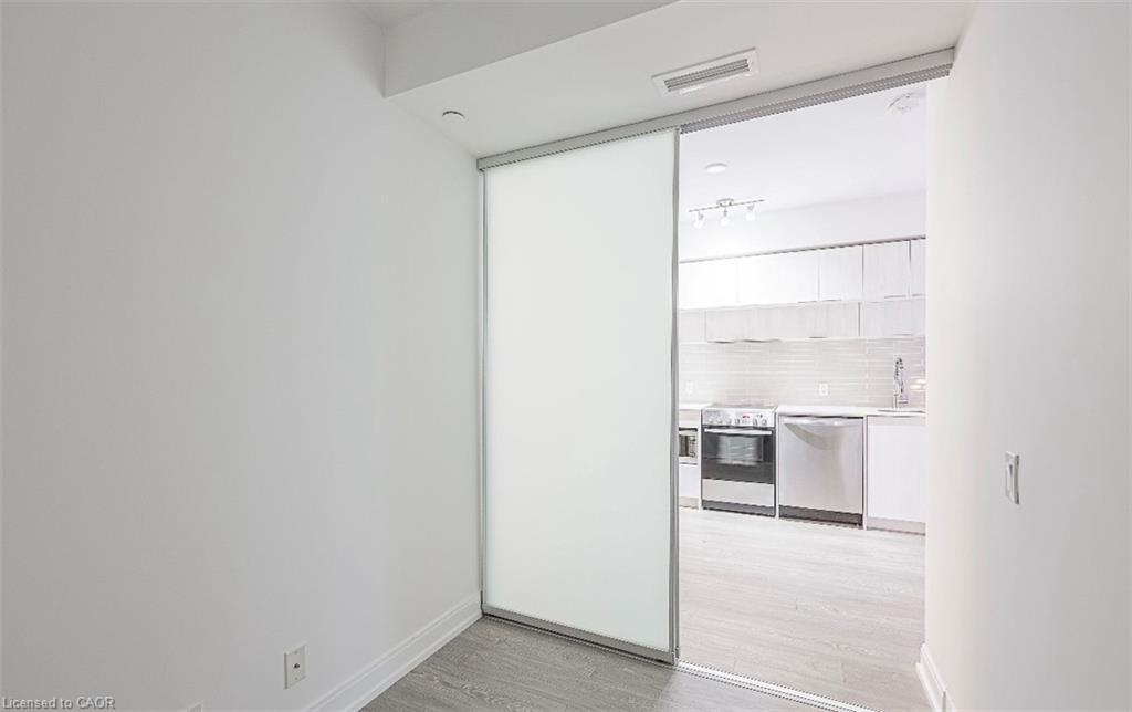1001-181 Dundas Street E Property Photo 14