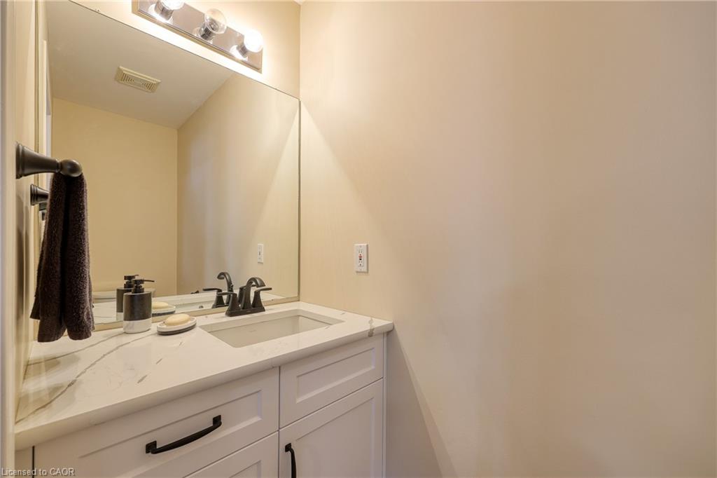 217 North Street E Property Photo 16