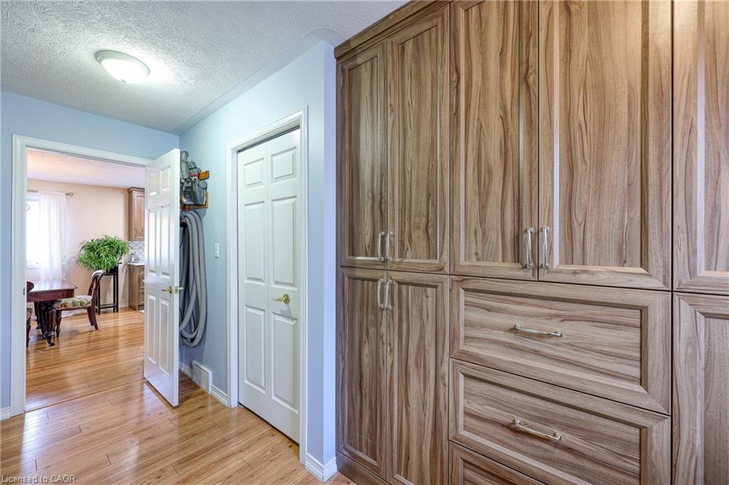 217 North Street E Property Photo 21