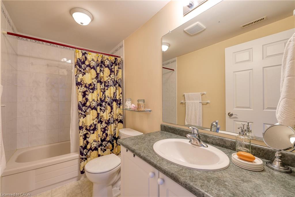 217 North Street E Property Photo 34