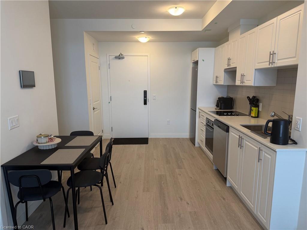 306-461 Green Road Property Photo 12