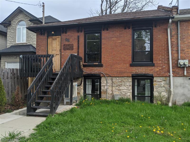 98 West Avenue N Property Photo 1