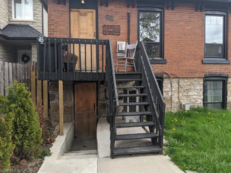 98 West Avenue N Property Photo 2
