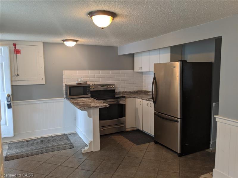 98 West Avenue N Property Photo 4