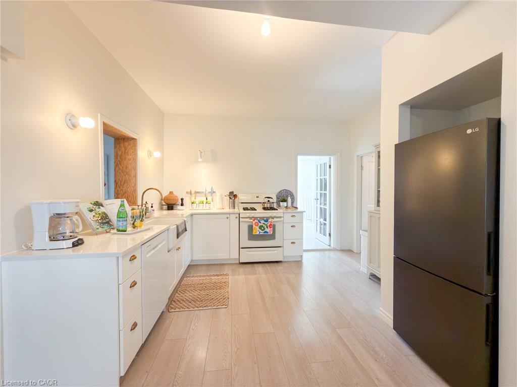 86 Green Street Property Photo 10