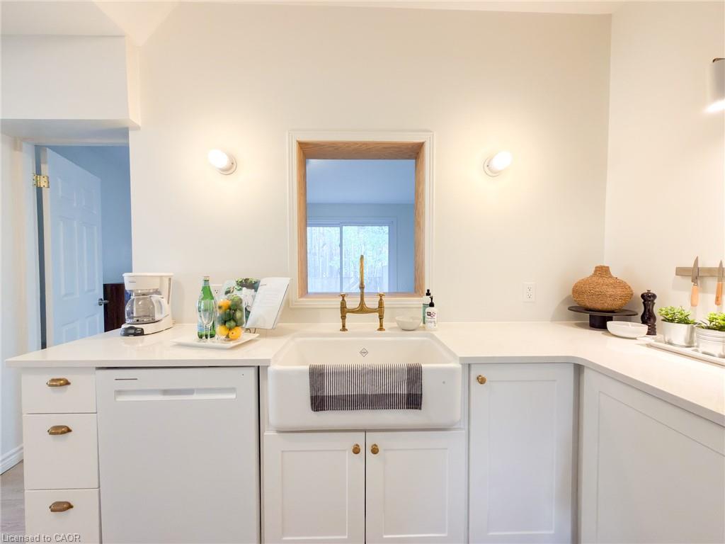 86 Green Street Property Photo 12