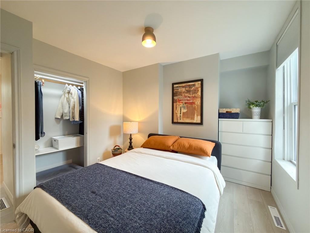 86 Green Street Property Photo 17