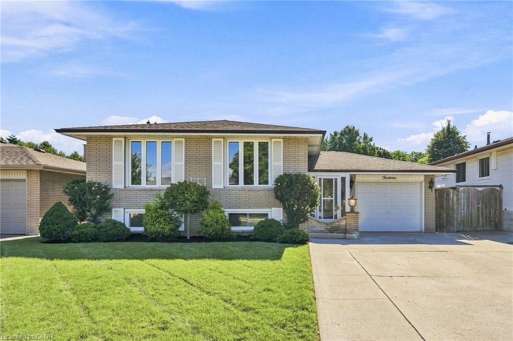 14 Green Forest Drive Property Photo 1